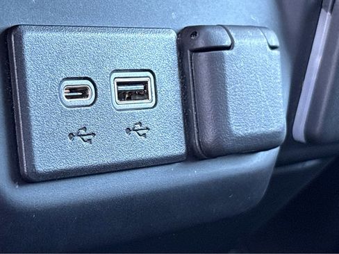 Used 2022 Chevrolet Silverado 1500 Custom image 26