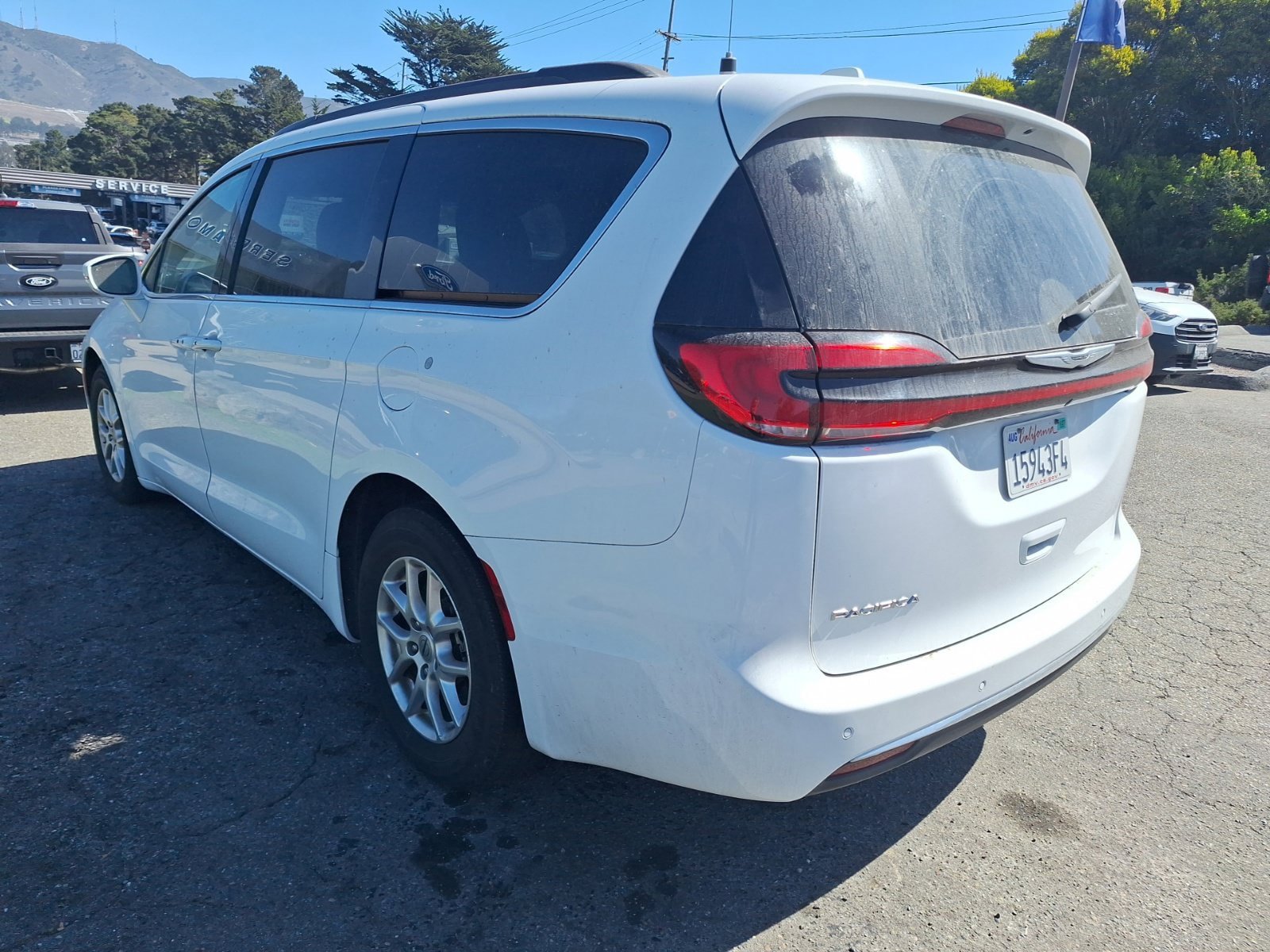 Used 2022 Chrysler Pacifica Touring FWD image 5