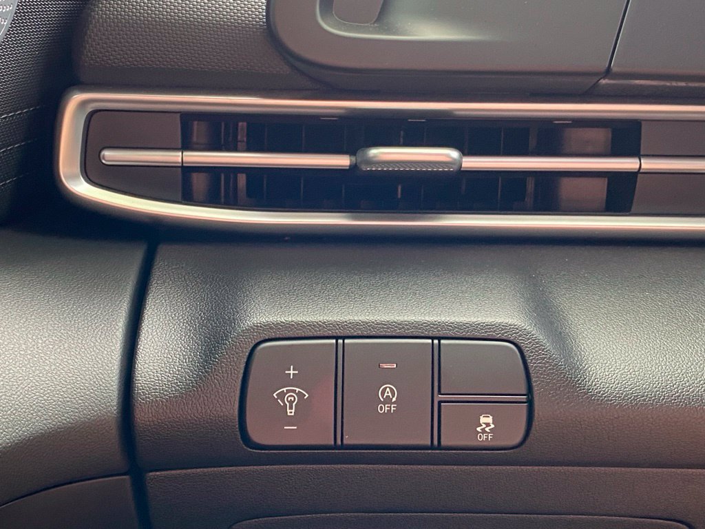 Certified 2025 Hyundai Elantra SE FWD image 10