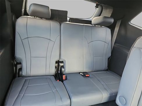 Certified 2023 Buick Enclave Essence image 12