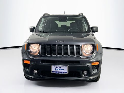 Used 2022 Jeep Renegade Latitude image 2