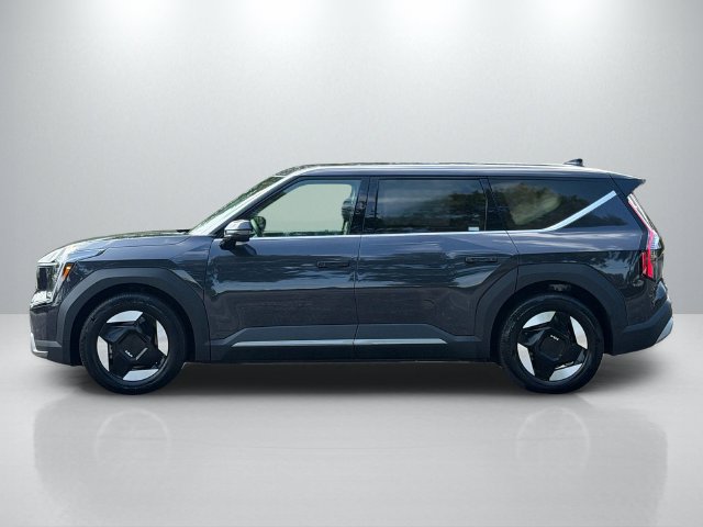 Certified 2026 Kia EV9 Light RWD image 5