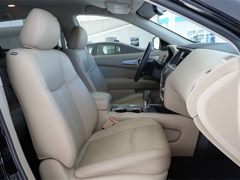 Used 2020 Nissan Pathfinder SL image 18