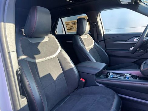 Used 2025 Ford Explorer ST w/ Sun And Sound Package RWD image 33