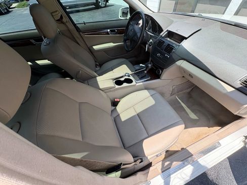 Used 2010 Mercedes-Benz C 300 Sedan image 21