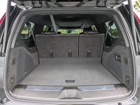 Certified 2024 Cadillac Escalade ESV Premium Luxury Platinum AWD/4WD image 10