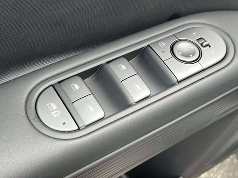 Used 2025 Hyundai Ioniq 5 SE AWD/4WD image 18