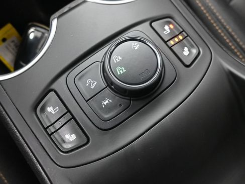 Used 2020 GMC Terrain SLT w/ Preferred Package AWD/4WD image 23