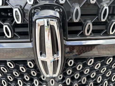 New 2026 Lincoln Navigator Premiere AWD/4WD image 7