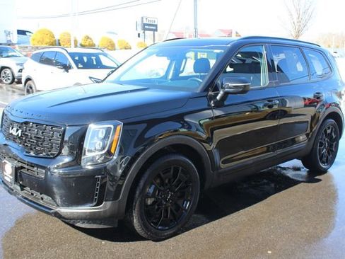 Used 2022 Kia Telluride EX w/ EX Premium Package image 2