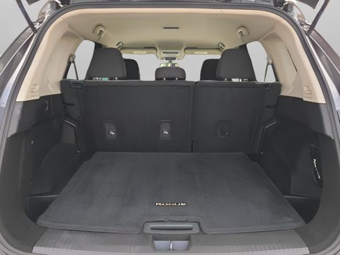 Used 2021 Nissan Rogue S image 9