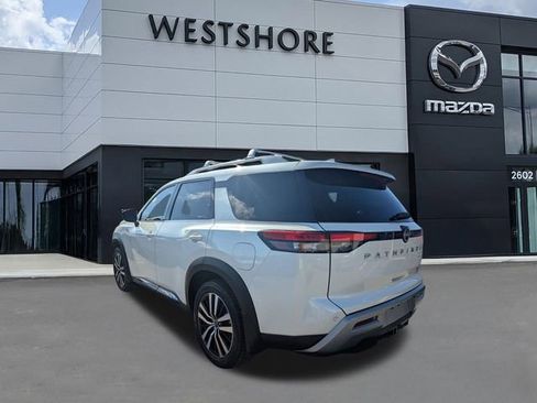 Used 2024 Nissan Pathfinder Platinum w/ Cargo Package image 5