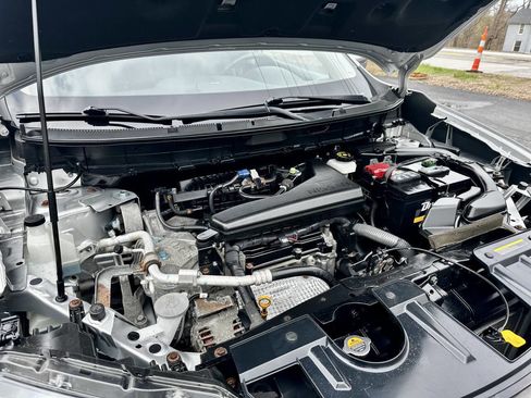 Used 2018 Nissan Rogue SL image 37