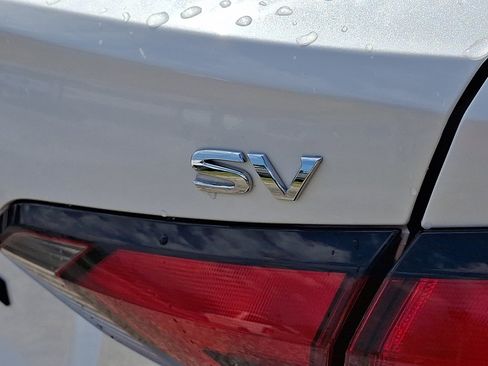 Used 2024 Nissan Versa SV FWD image 15
