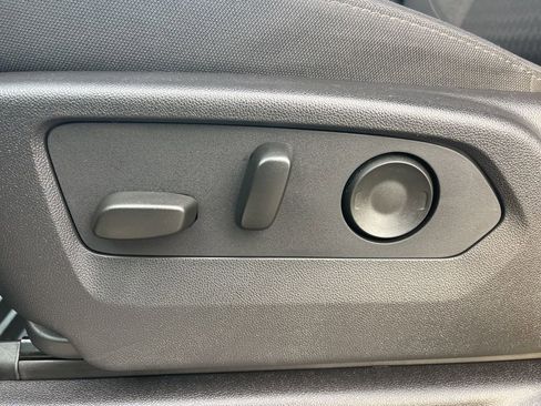 Used 2024 Chevrolet Silverado 1500 Custom w/ Dark Appearance Package image 11