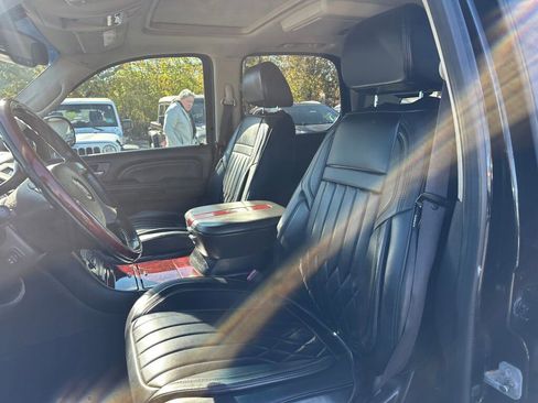 Used 2009 Cadillac Escalade 4WD Hybrid image 11