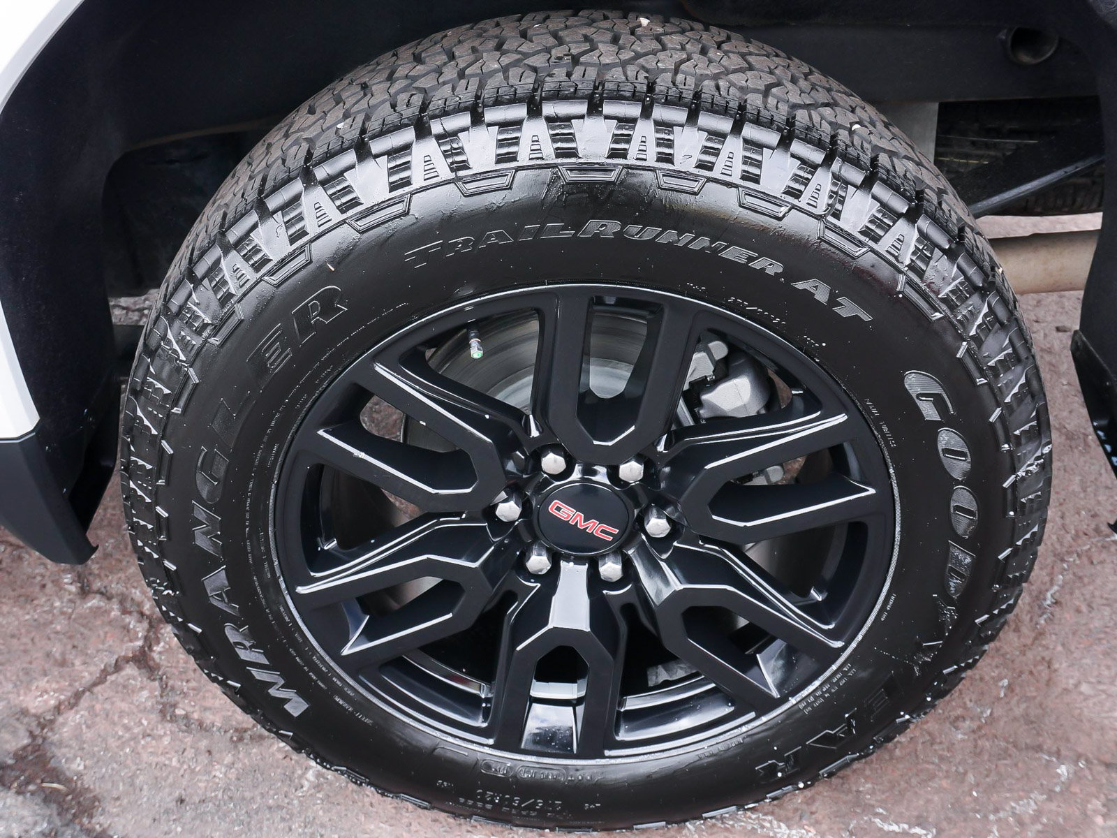 Used 2023 GMC Sierra 1500 Elevation w/ X31 Off-Road Package AWD/4WD image 8