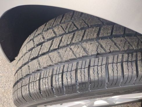 Used 2022 Chevrolet Malibu LT image 30