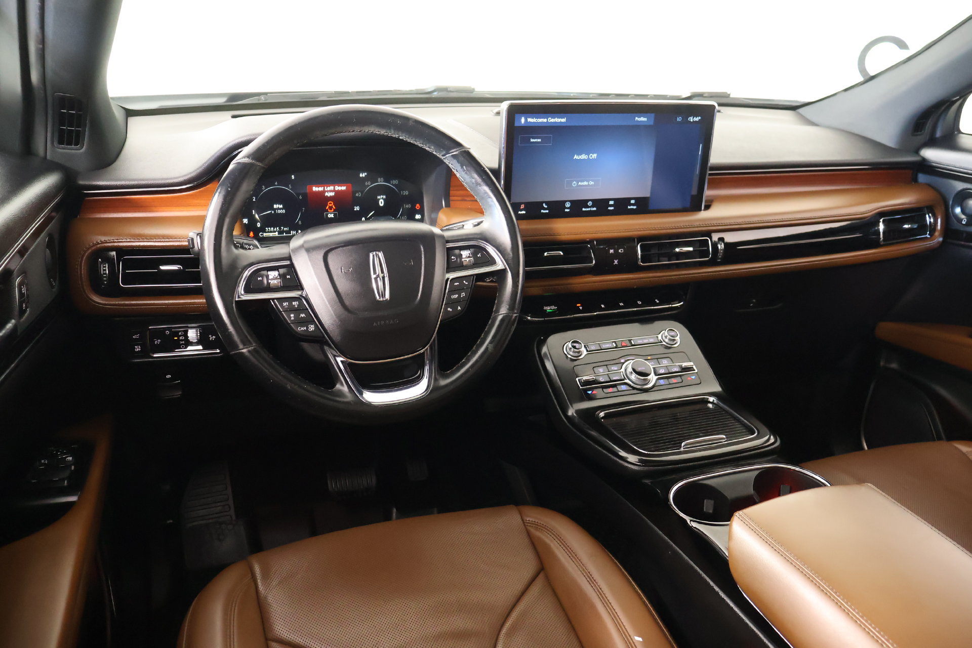 Used 2022 Lincoln Nautilus Reserve w/ Equipment Group 201A FWD image 2