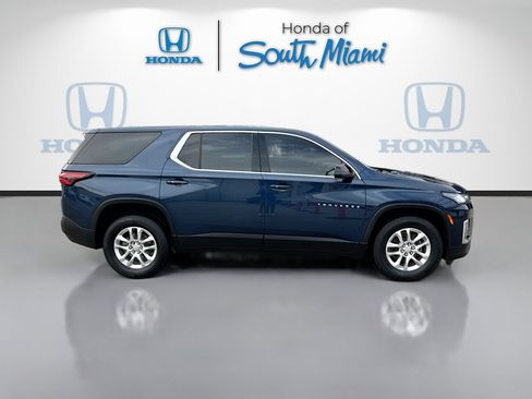 Used 2023 Chevrolet Traverse LS image 8