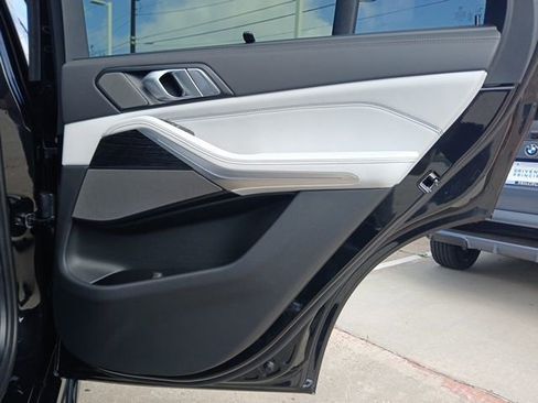 New 2026 BMW X5 sDrive40i image 11