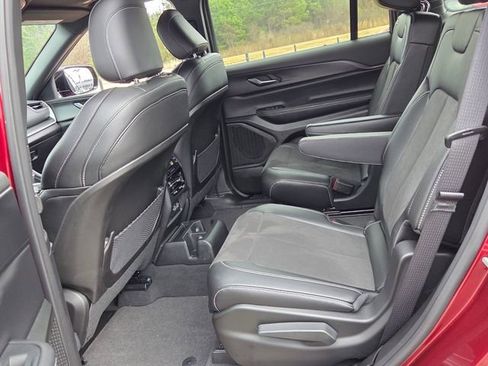 New 2024 Jeep Grand Cherokee L Altitude image 8