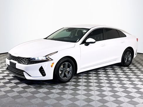 Used 2022 Kia K5 LX image 4