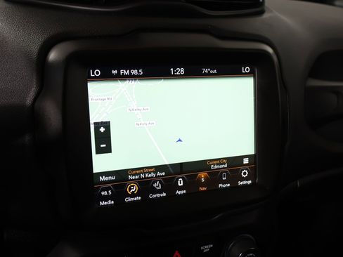 Used 2023 Jeep Renegade Latitude w/ Sun/Sound Group AWD/4WD image 7