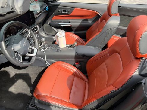 Used 2025 Ford Mustang GT Premium RWD image 2