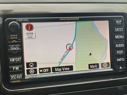 Used 2011 Toyota Tundra 4x4 CrewMax image 21