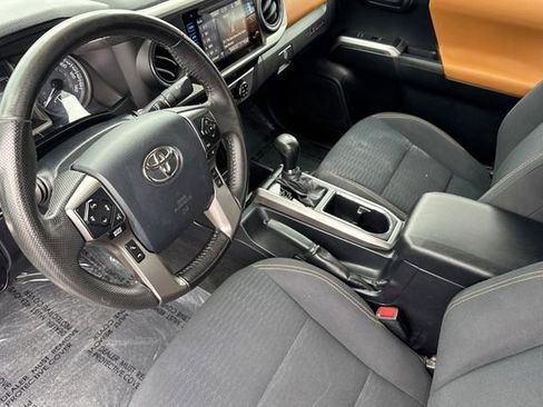 Certified 2018 Toyota Tacoma SR5 image 12