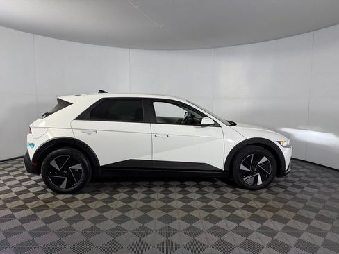 Used 2025 Hyundai Ioniq 5 SE RWD image 5