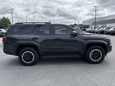 Used 2025 Toyota 4Runner TRD Off-Road Premium AWD/4WD image 8