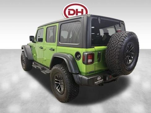 Used 2025 Jeep Wrangler Willys image 9