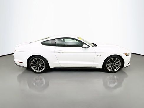 Used 2017 Ford Mustang GT Premium image 8