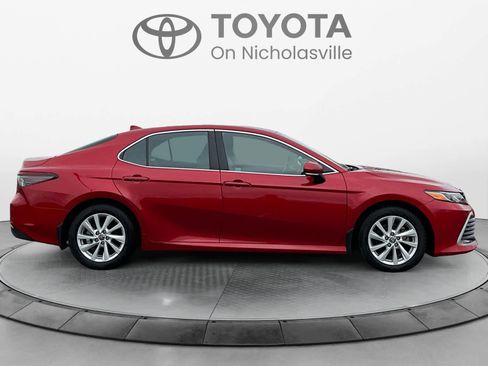 Used 2023 Toyota Camry LE image 7