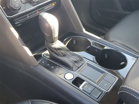 Used 2022 Volkswagen Atlas SE image 33