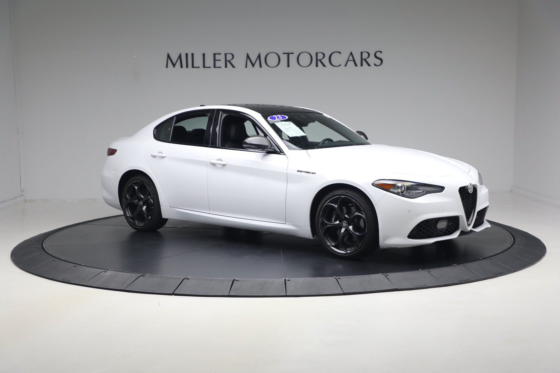 Used 2023 Alfa Romeo Giulia Estrema AWD/4WD image 10
