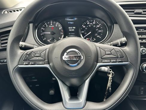 Used 2017 Nissan Rogue S image 41