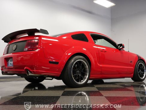 Used 2006 Ford Mustang GT RWD image 28