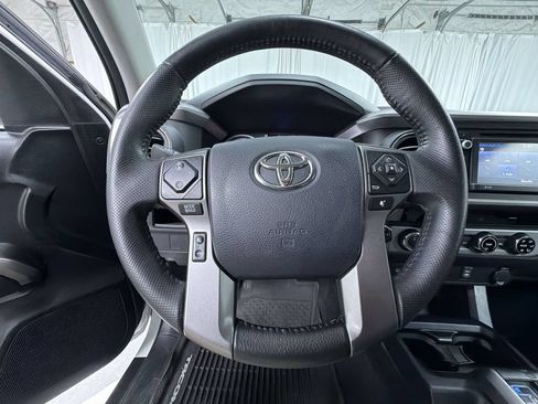 Used 2017 Toyota Tacoma SR5 w/ Tow Package AWD/4WD image 24