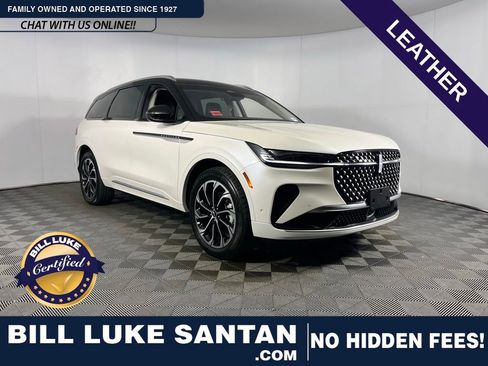 Used 2024 Lincoln Nautilus Reserve image 1