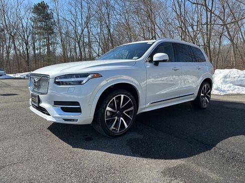 Certified 2024 Volvo XC90 B5 Plus w/ Protection Package Premier image 4