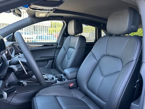 New 2026 Porsche Macan AWD/4WD image 5