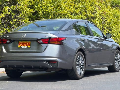 Used 2023 Nissan Altima 2.5 SV FWD image 4
