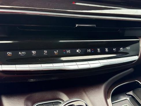 Used 2023 Cadillac Escalade ESV Sport Platinum w/ LPO, ONYX Package image 32