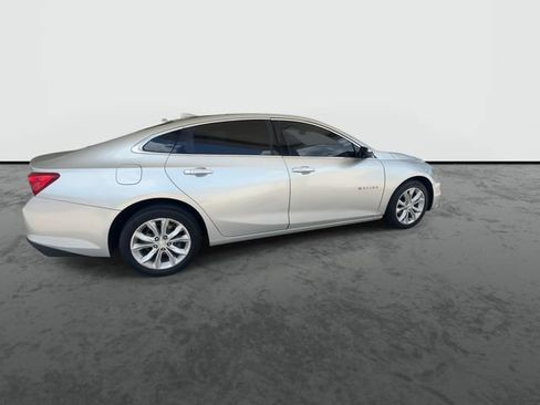 Used 2018 Chevrolet Malibu LT w/ Driver Confidence Package FWD image 9