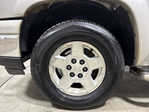 Used 2006 Chevrolet Silverado 1500 LT w/ Onstar Plus Package image 25