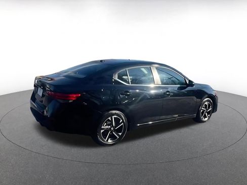 Used 2025 Nissan Sentra SV image 9