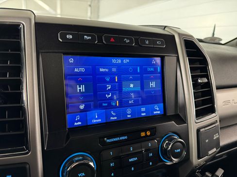 Used 2021 Ford F250 Lariat image 27